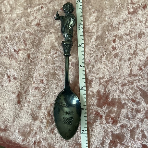 Vintage 80s Reed & Barton Collectible. Child with Candlestick Christmas Spoon - Picture 7 of 7